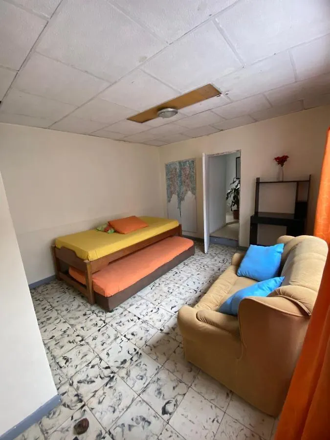 Hostal Casa Las Tías Medellín Pensión