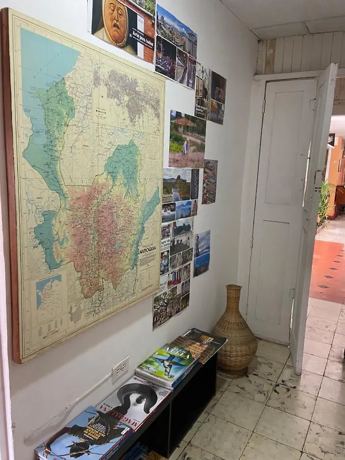 招待所 Hostal Casa Las Tias 麦德林